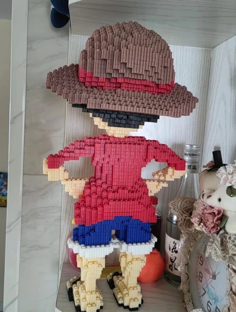Lego One Piece - Gigantisch standbeeld van Monkey D. Luffy (Expositiemodel)