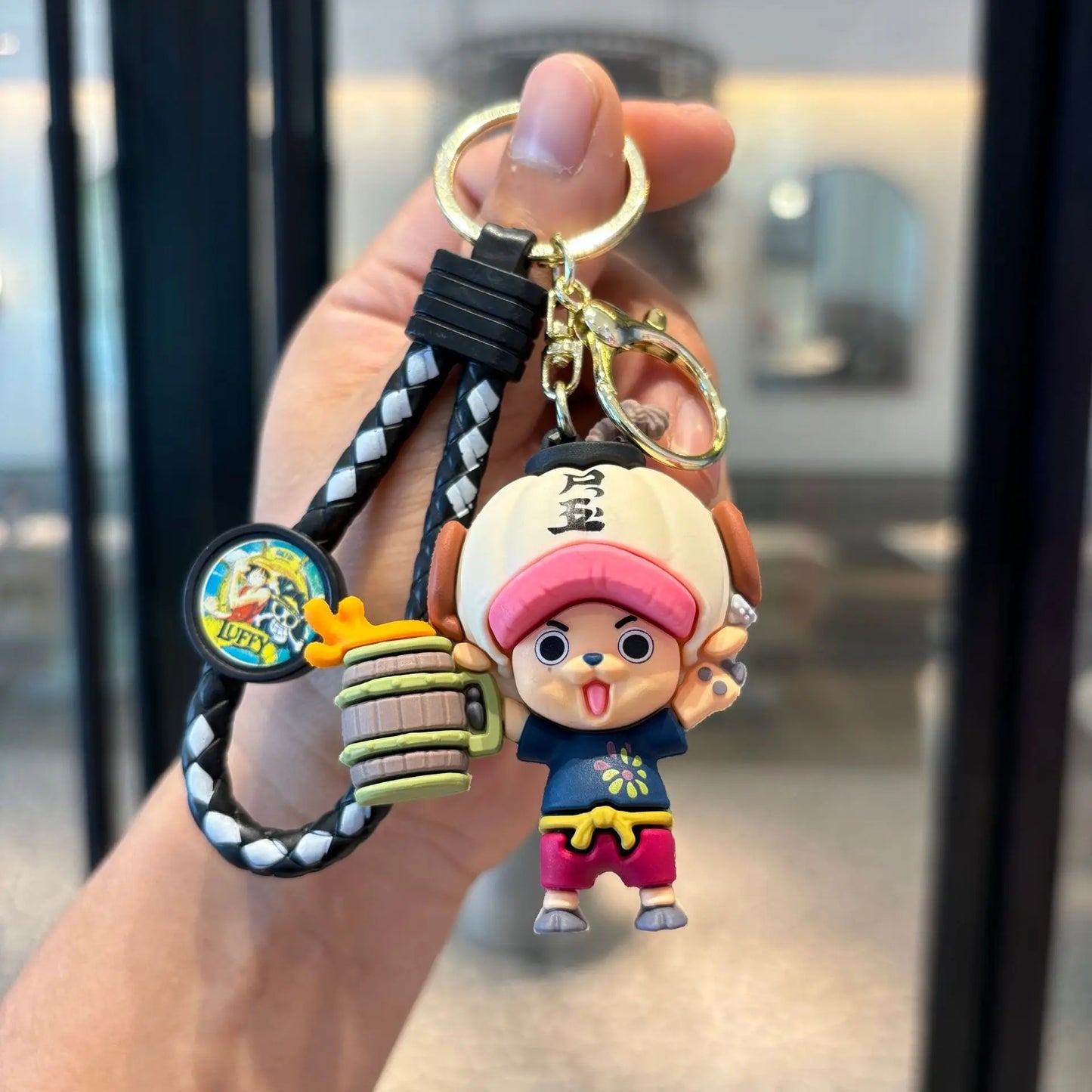 One Piece-figuursleutelhanger – Chopper met roze muts