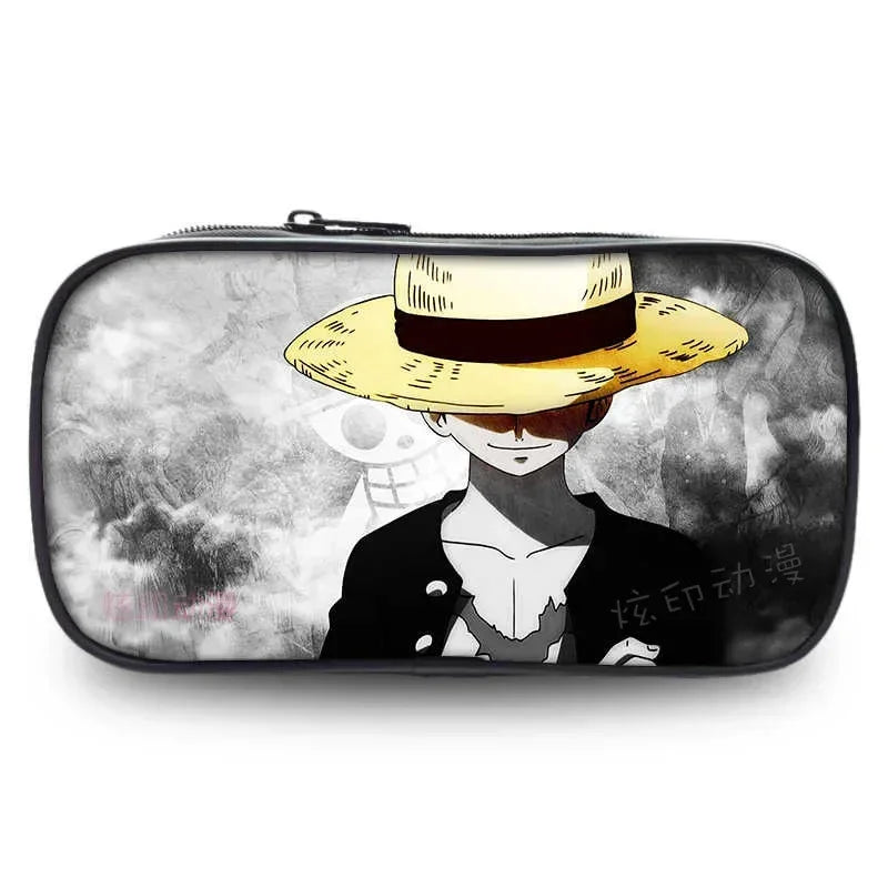 One Piece-etui – Monkey D. Luffy in elegant kostuum