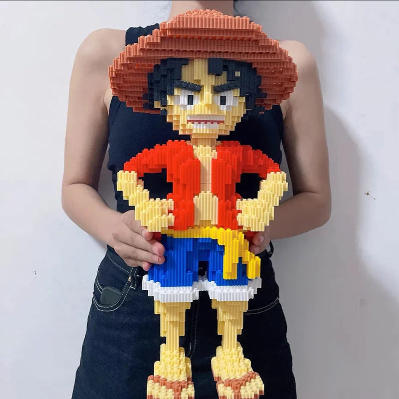 Lego One Piece - Gigantisch standbeeld van Monkey D. Luffy (Expositiemodel)