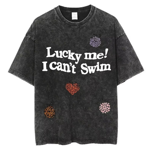 Vintage One Piece T-shirt "Lucky Me! I Can't Swim" - Retro streetwearstijl