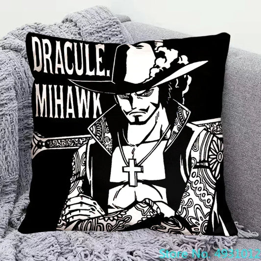 One Piece-kussenhoes - Dracule Mihawk (Haviksoog)