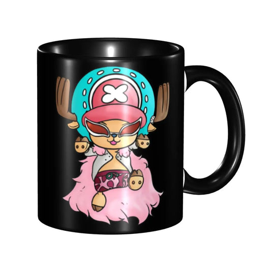 One Piece-mok - Chopper als dokter met roze achtergrond